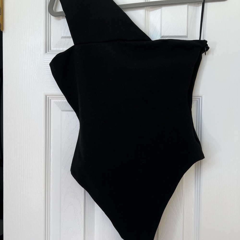 Superdown Elegant Black Garment
